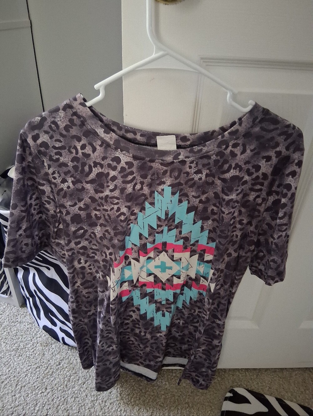 Women's unbranded animal print Aztec design top